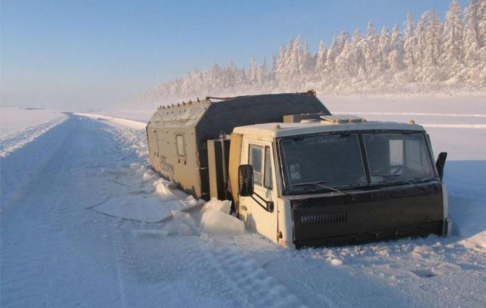 Как живут люди в самой холодной деревне на Земле (8 фото)