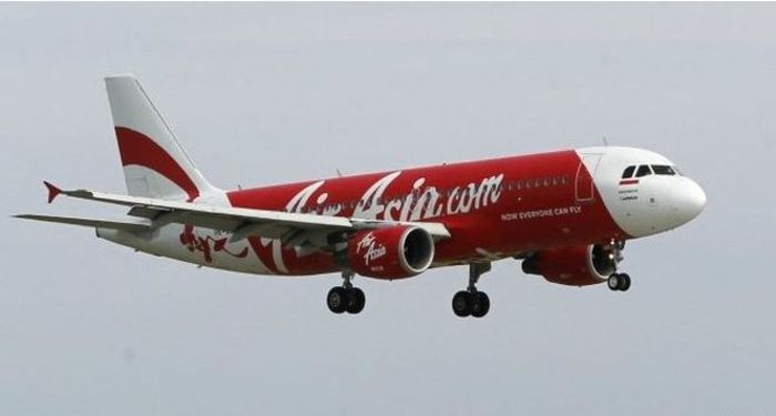 В небе над Индонезией исчез малазийский самолет (10 фото)