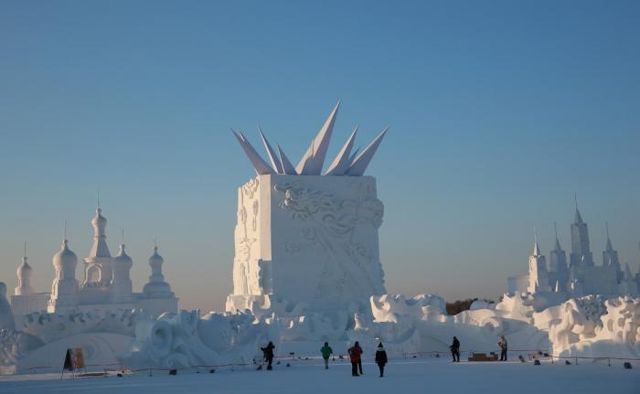  Фестиваль снежных и ледяных скульптур в Харбине (12 фото) 