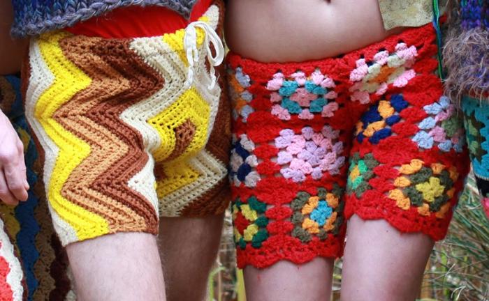 Вязаные крючком разноцветные шорты и брюки (8 фото)