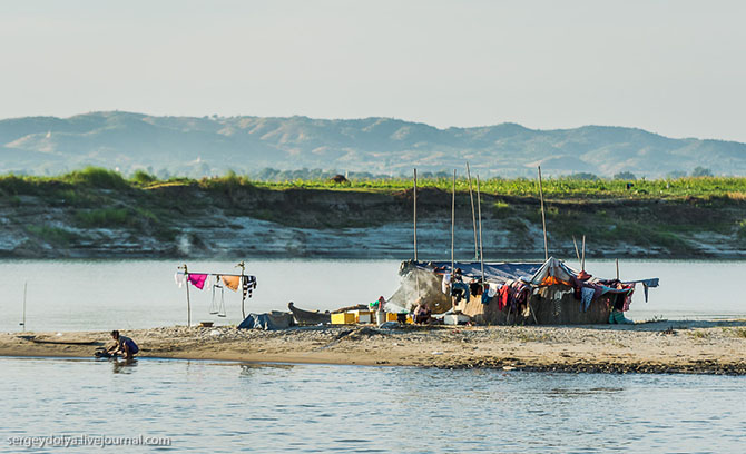Путешествие по крупнейшей реке Бирмы (35 фото)