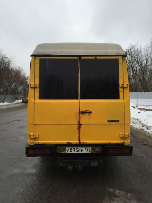 Что будет, если объединить русскую смекалку и микроавтобус Mercedes-Benz (4 фото)