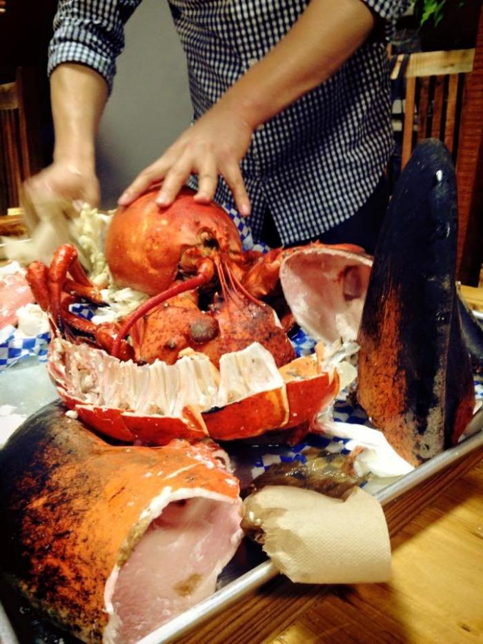 8-килограммовый омар на праздничный обед (4 фото)