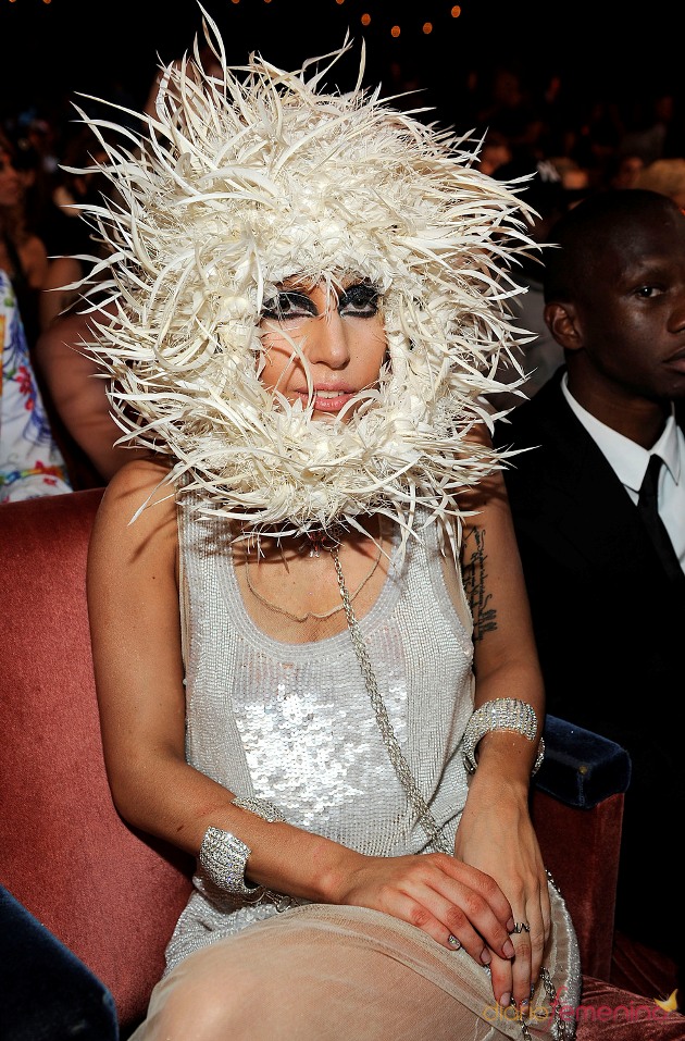 Шокирующие образы Леди Гага (30 фото)