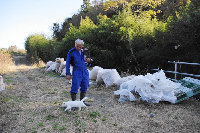 55-летний японец вернулся в радиоактивную зону Фукусимы (16 фото)