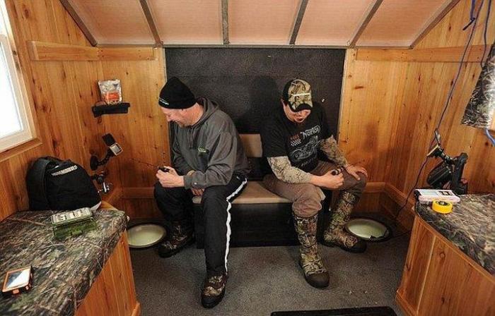 Мобильный дом для зимней рыбалки на льду (5 фото)