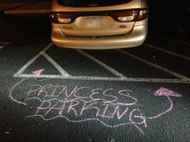 Реакция на неправильную парковку в разных странах (8 фото)