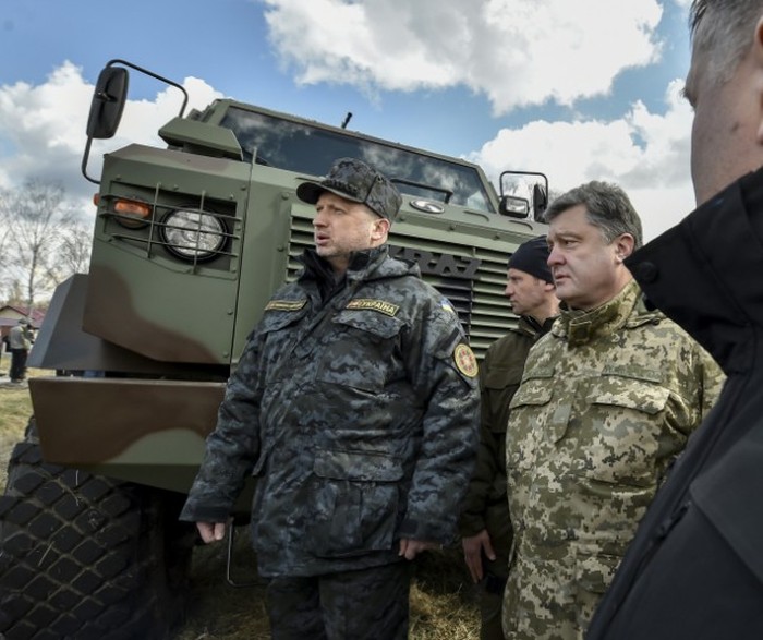 Под Киевом прошла выставка военной техники (28 фото)
