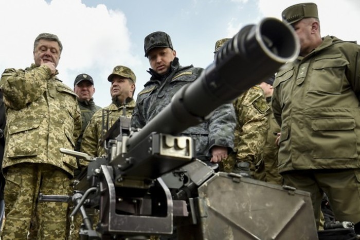 Под Киевом прошла выставка военной техники (28 фото)