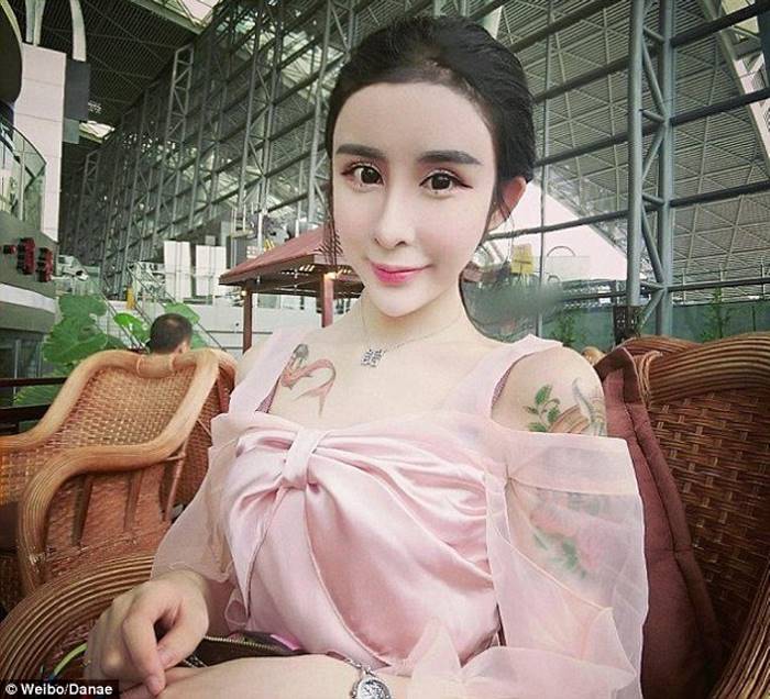 Китаянка сделала пластическую операцию, чтобы вернуть экс-бойфренда (7 фото)