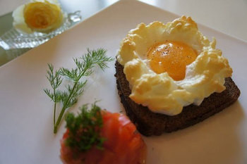 7 необычных и простых рецептов яичницы к завтраку (8 фото)
