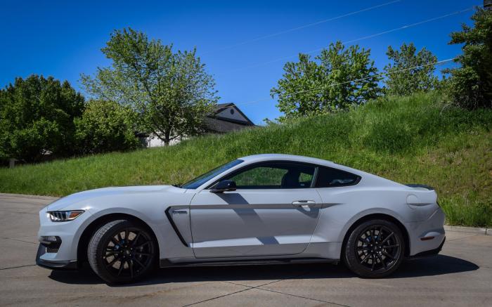 Фотосессия нового Shelby Mustang GT350 (20 фото)