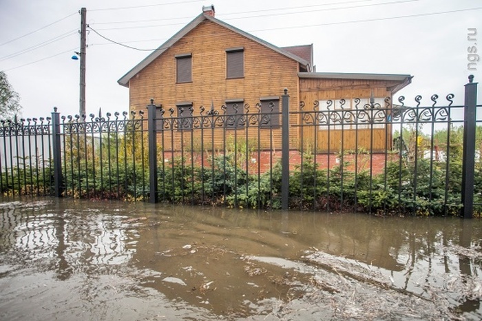 Новосибирск переживает сильнейшее за полвека наводнение (16 фото)