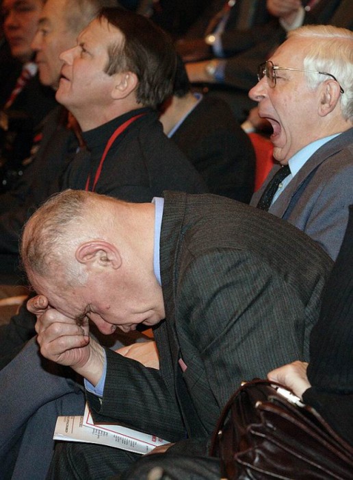 Политики, которые не боятся спать на работе (23 фото)