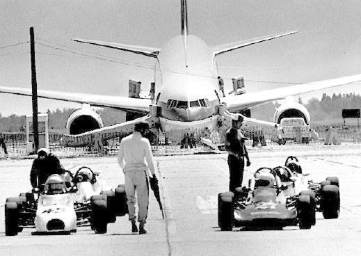 Самые отчаянные посадки в истории гражданской авиации (13 фото)