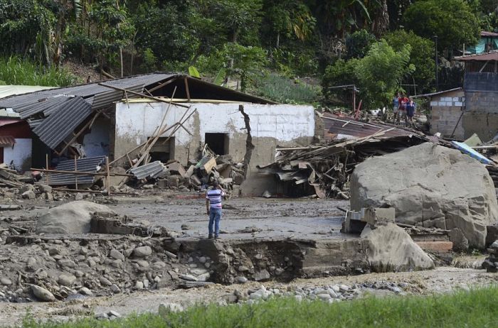 В Колумбии сошел оползень, погибли десятки человек (18 фото)