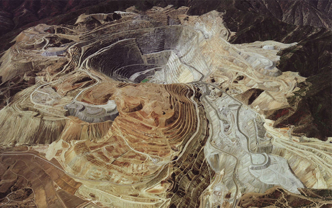 Самые глубокие шахты мира (5 фото)