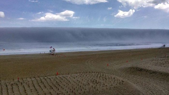 Обманчивое цунами на побережье Нью-Джерси (4 фото)