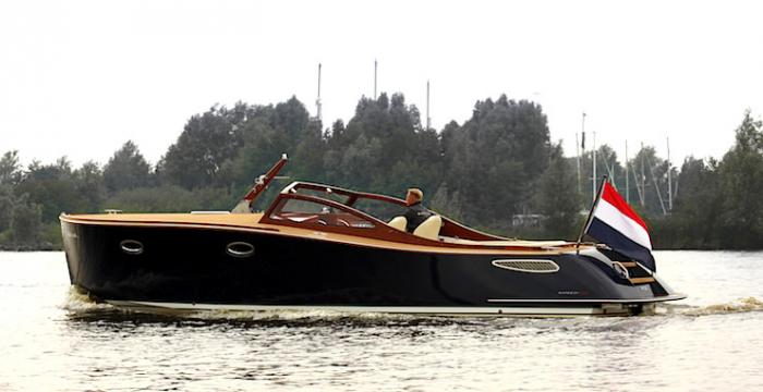 Капотная лодка BRO S классик