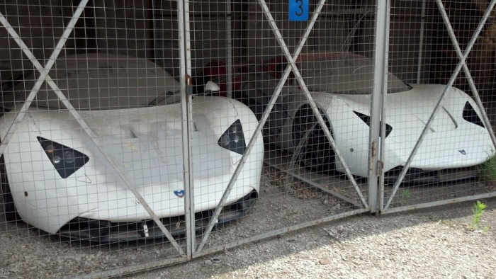 Первый российский суперкар Marussia оставили на растерзание вандалам (5 фото)