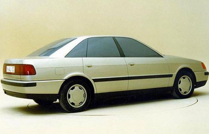 История флагманских седанов Audi (14 фото)