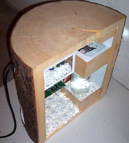 Деревянный компьютер (6 фото)