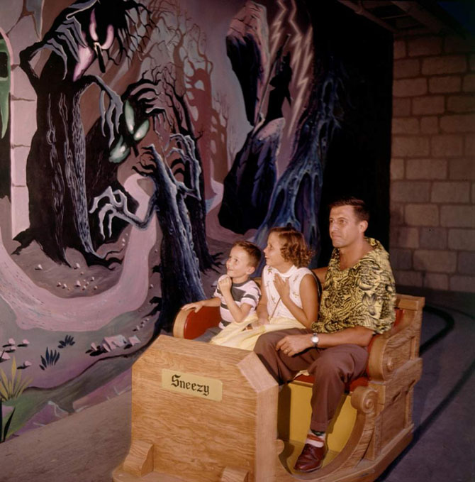 Открытие «Диснейленда» в 1955 году (15 фото)