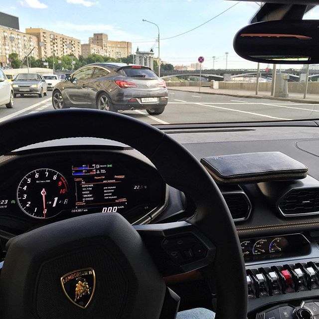 Владелец Lamborghini о плюсах и минусах владения такой машиной (2 фото)