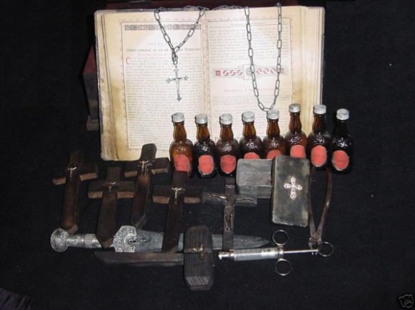 Оружие древней инквизиции против вампиров (15 фото)