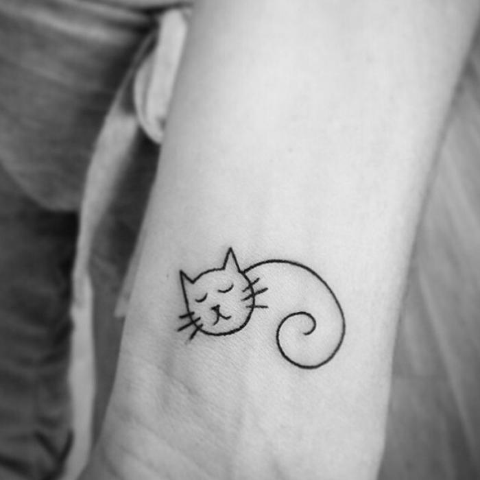 20 минималистических тату для любителей котиков (20 фото)