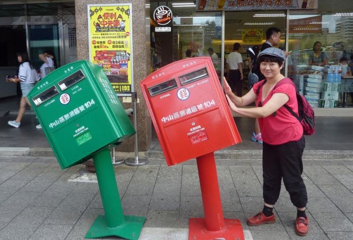 Что случилось с почтовыми ящиками? (2 фото)