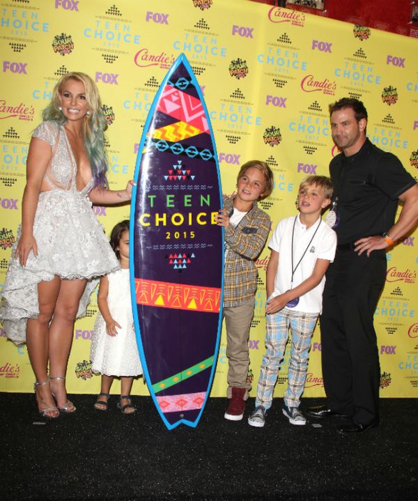 Бритни Спирс явилась на детскую премию в откровенном платье (5 фото)