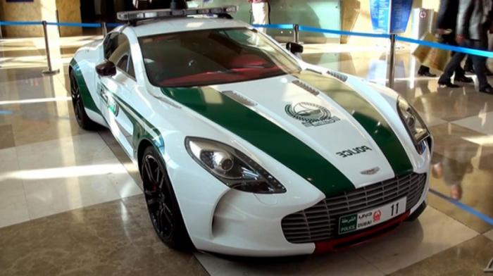 10 самых крутых автомобилей, принадлежащих полиции Дубая (11 фото)