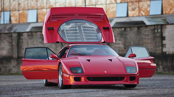 C      Ferrari F40 (8 )