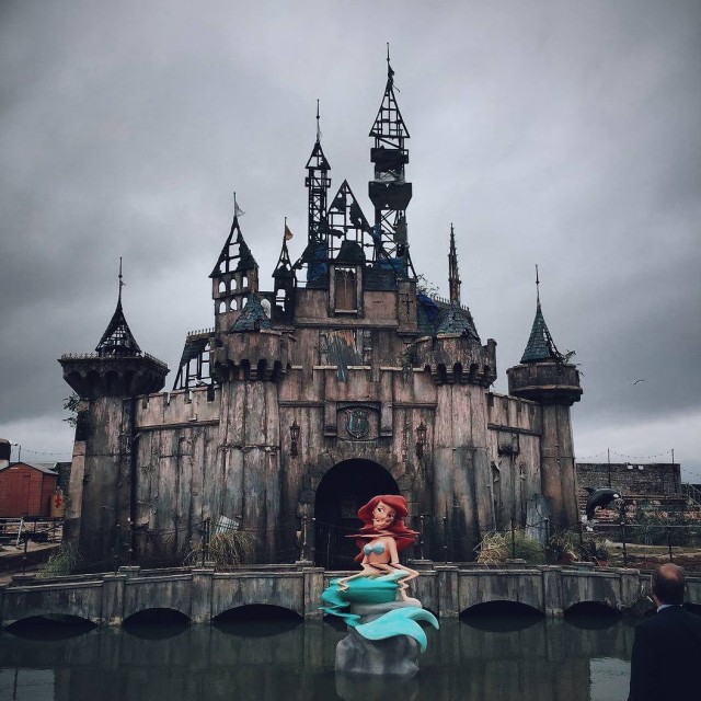      - Dismaland (21 )