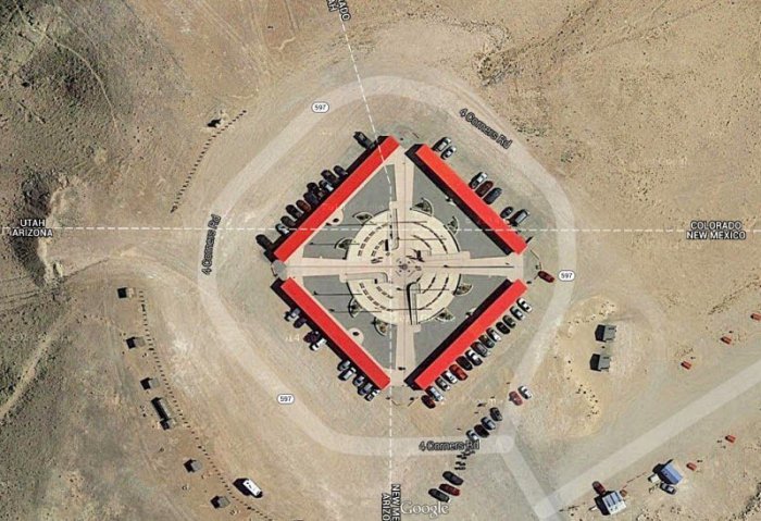 Памятник четырех углов в резервации Навахо-нейшен (5 фото)