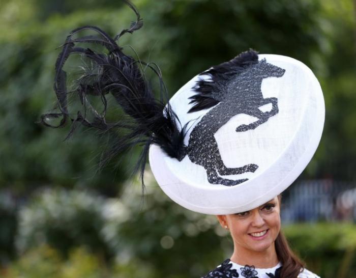 Безумные шляпы королевских скачек (31 фото)