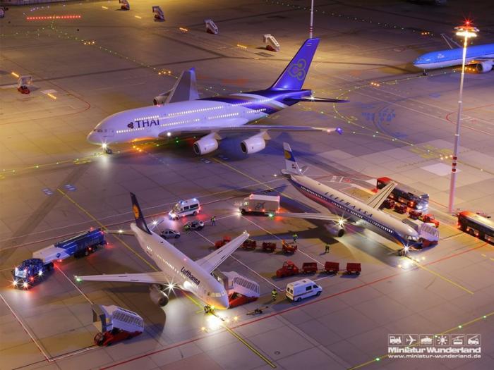 Самая большая модель аэропорта в мире (16 фото)