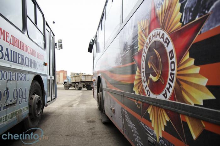 Череповецкий предприниматель украсил рейсовый автобус (7 фото)