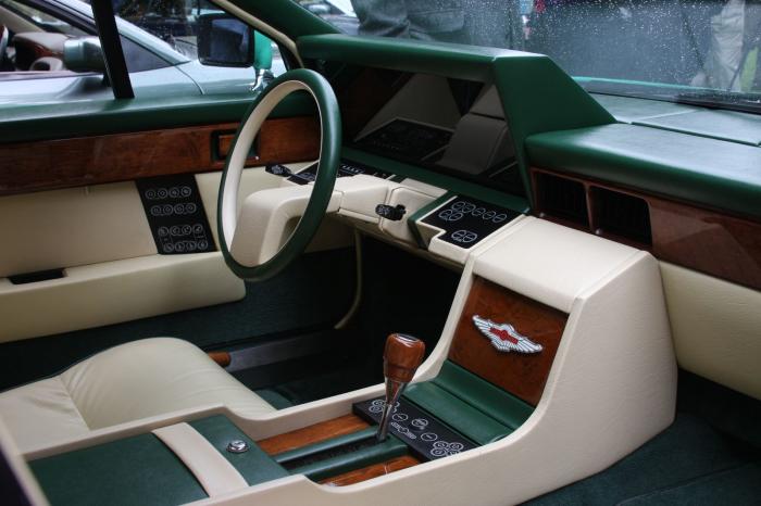 "Космический" интерьер седана Aston Martin Lagonda (8 фото)