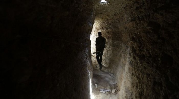 Тайные подземные ходы боевиков ИГИЛ (4 фото)