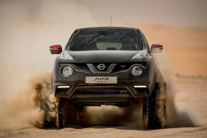 Гусеничный Nissan Juke в пустыне Абу-Даби(11 фото)