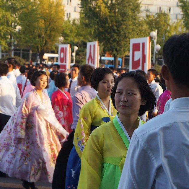 Светлые стороны повседневной жизни граждан КНДР (25 фото)