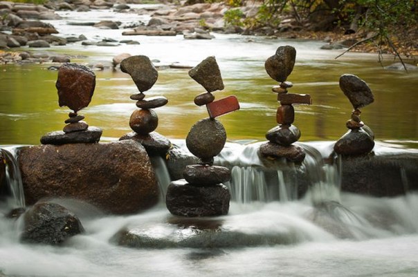 Гравитация — искусство построения каменных пирамид Майкла Грэба (10 фото)