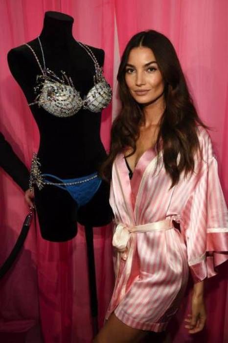     Victorias Secret Fashion Show 2015 (61 )