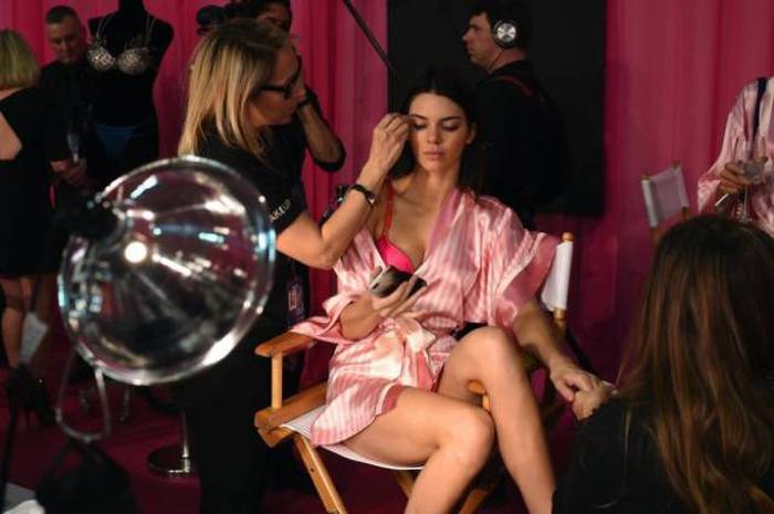     Victorias Secret Fashion Show 2015 (61 )