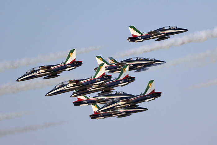 Фотоотчет с авиашоу Dubai Airshow-2015 (14 фото)