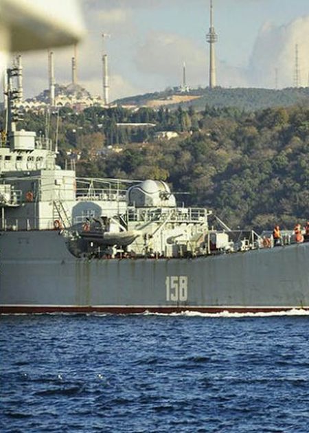Провокация на корабле против Турции (2 фото)
