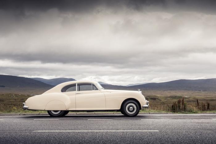 Bentley Continental GT Speed на встрече с прадедом 1952 года (8 фото)