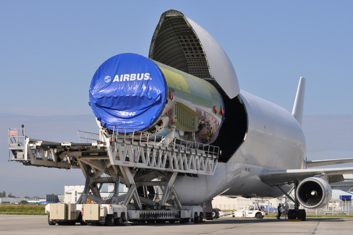 Airbus Beluga - воздушный «грузовик» (11 фото)